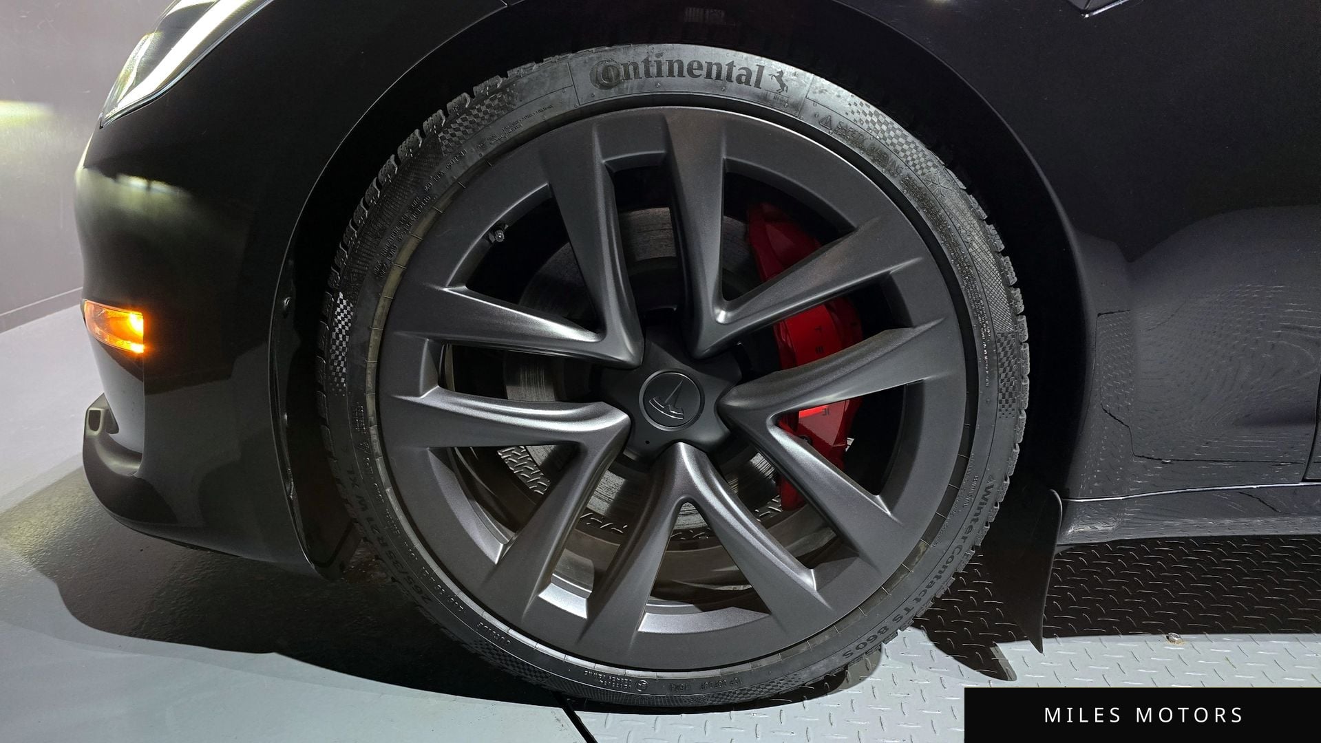 Tesla Model S 2023 — миниатюра 5