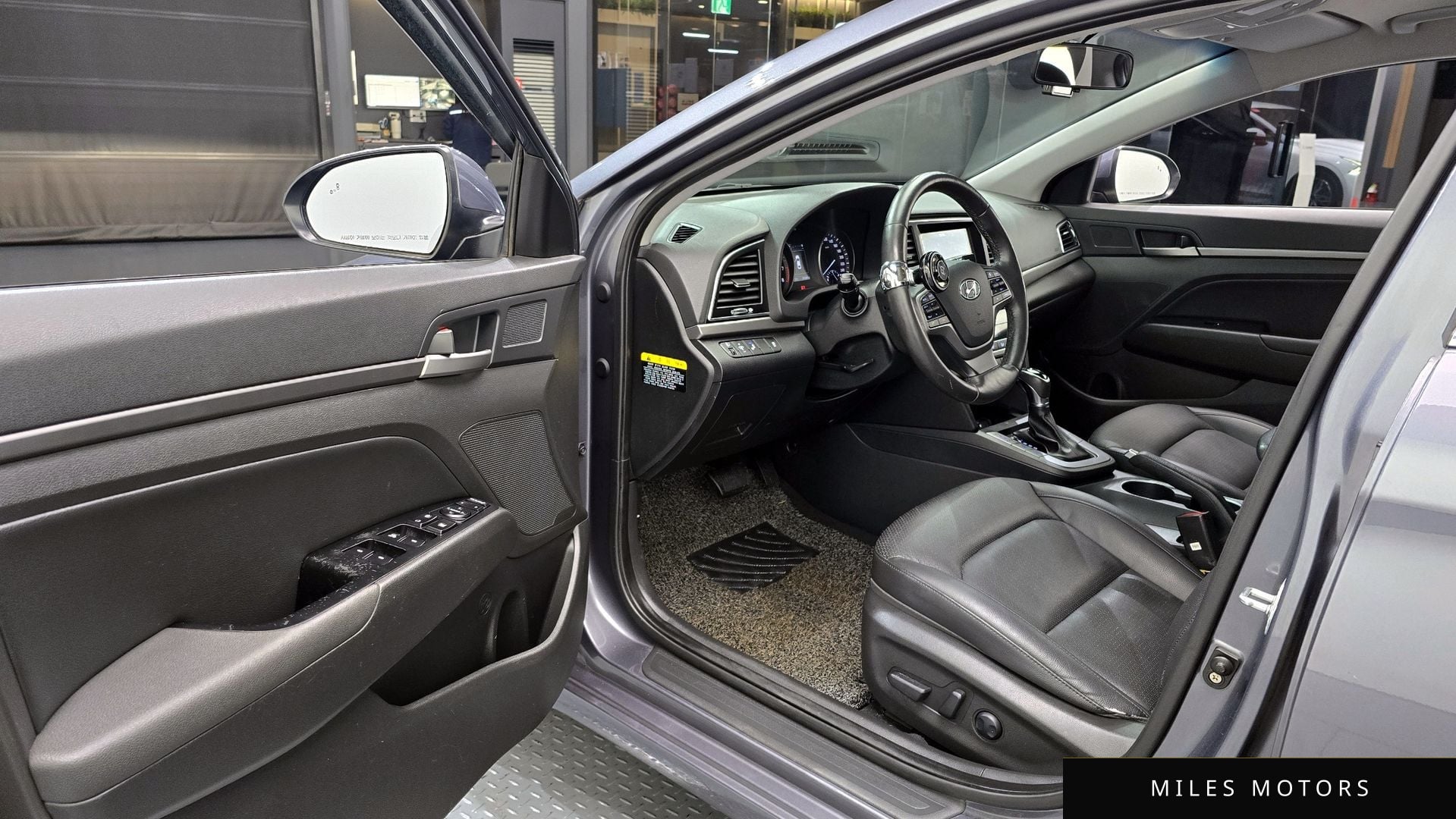 Hyundai AVANTE 2017 — миниатюра 11
