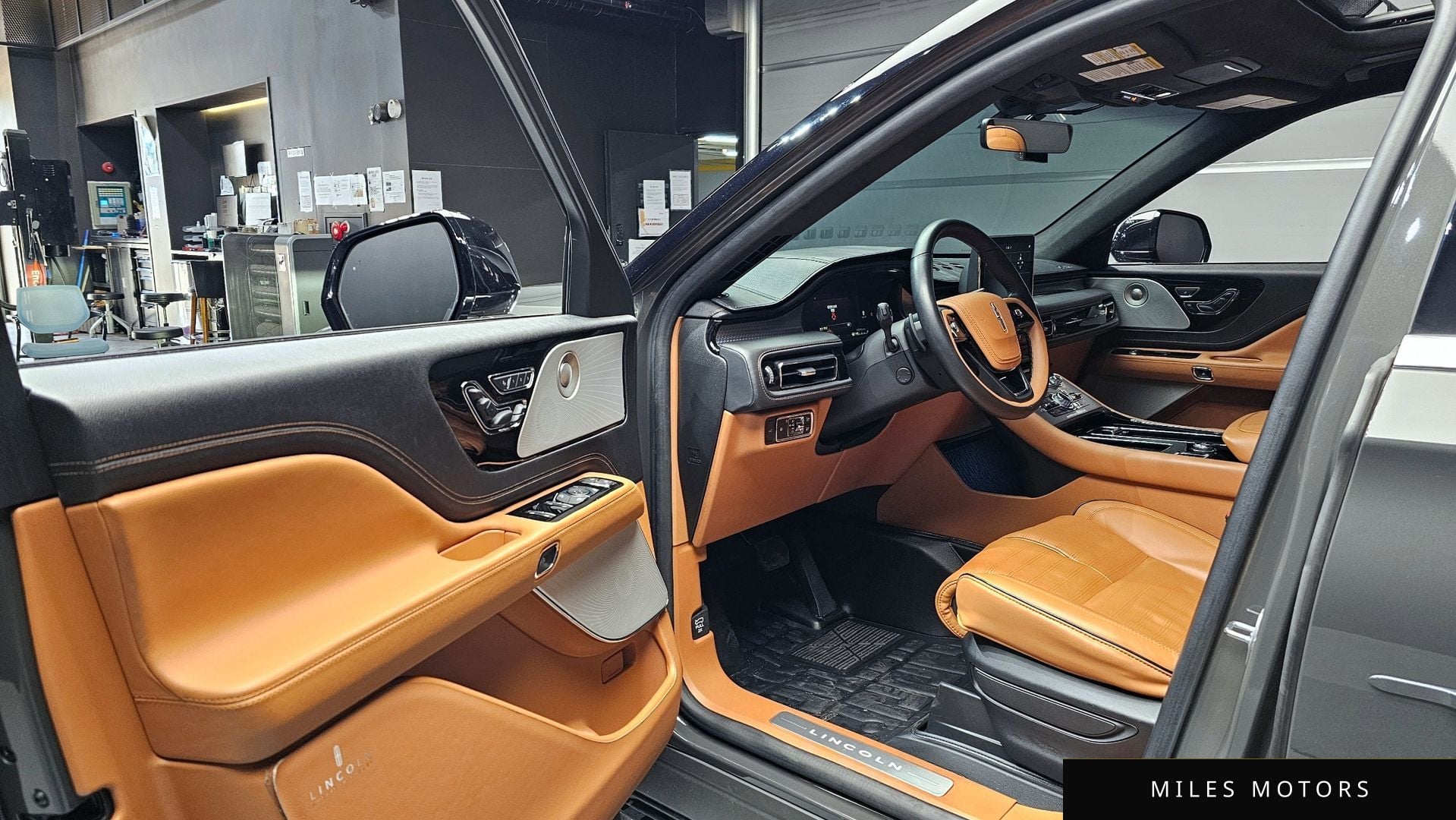 Lincoln Aviator 2023 — миниатюра 11
