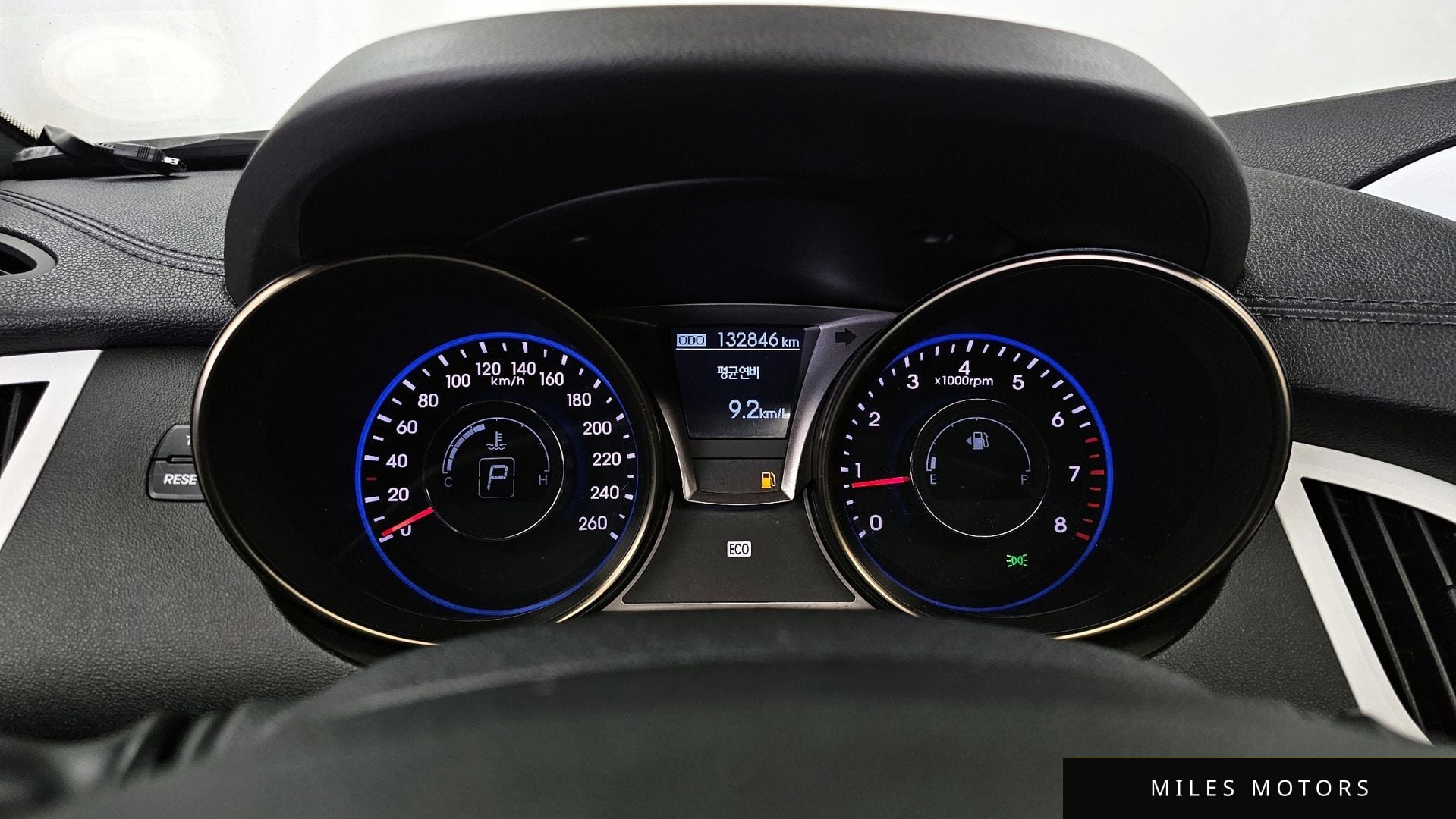 Hyundai Genesis 2012 — миниатюра 8