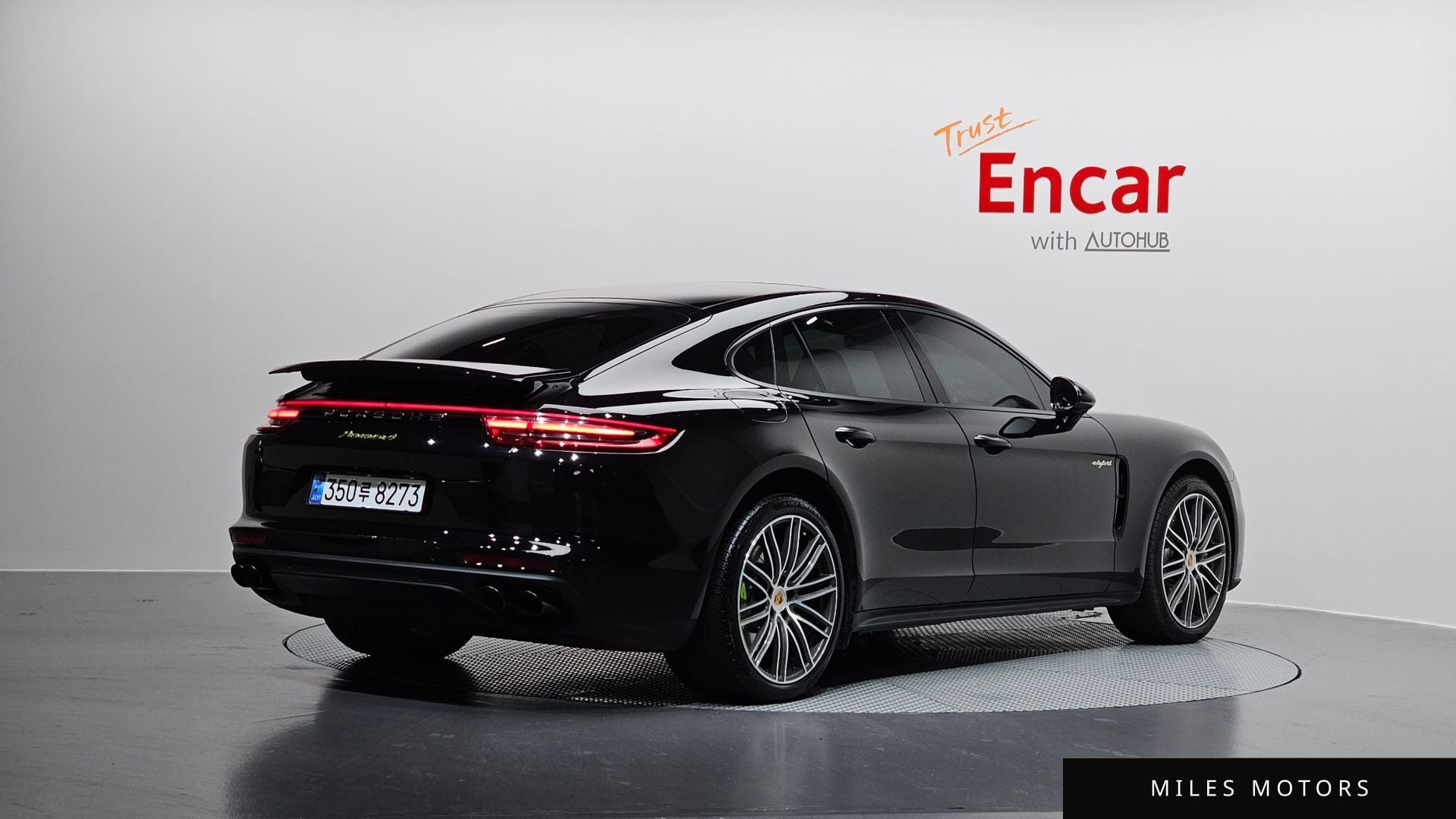 Porsche Panamera 2020 — миниатюра 2