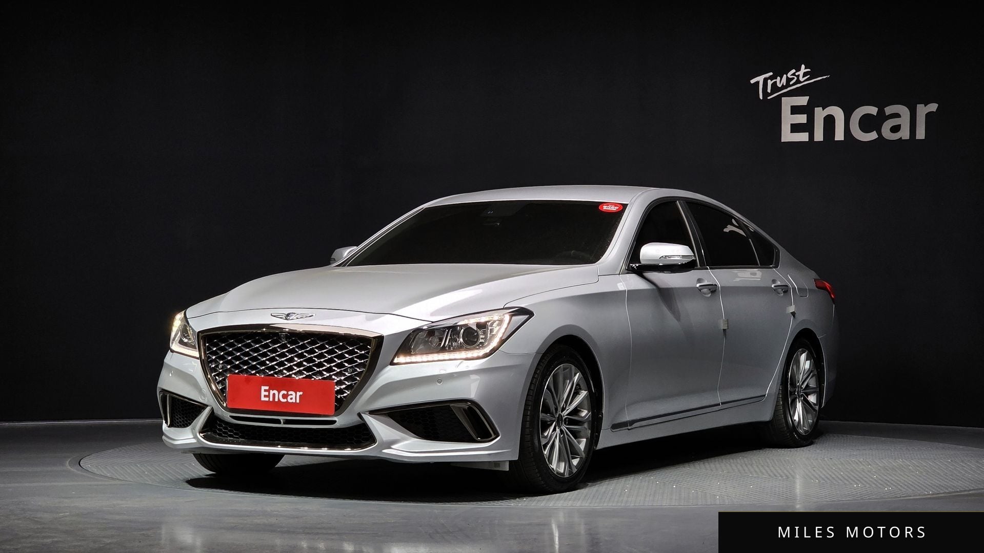 Hyundai Genesis 2014 — фото 1 из 12
