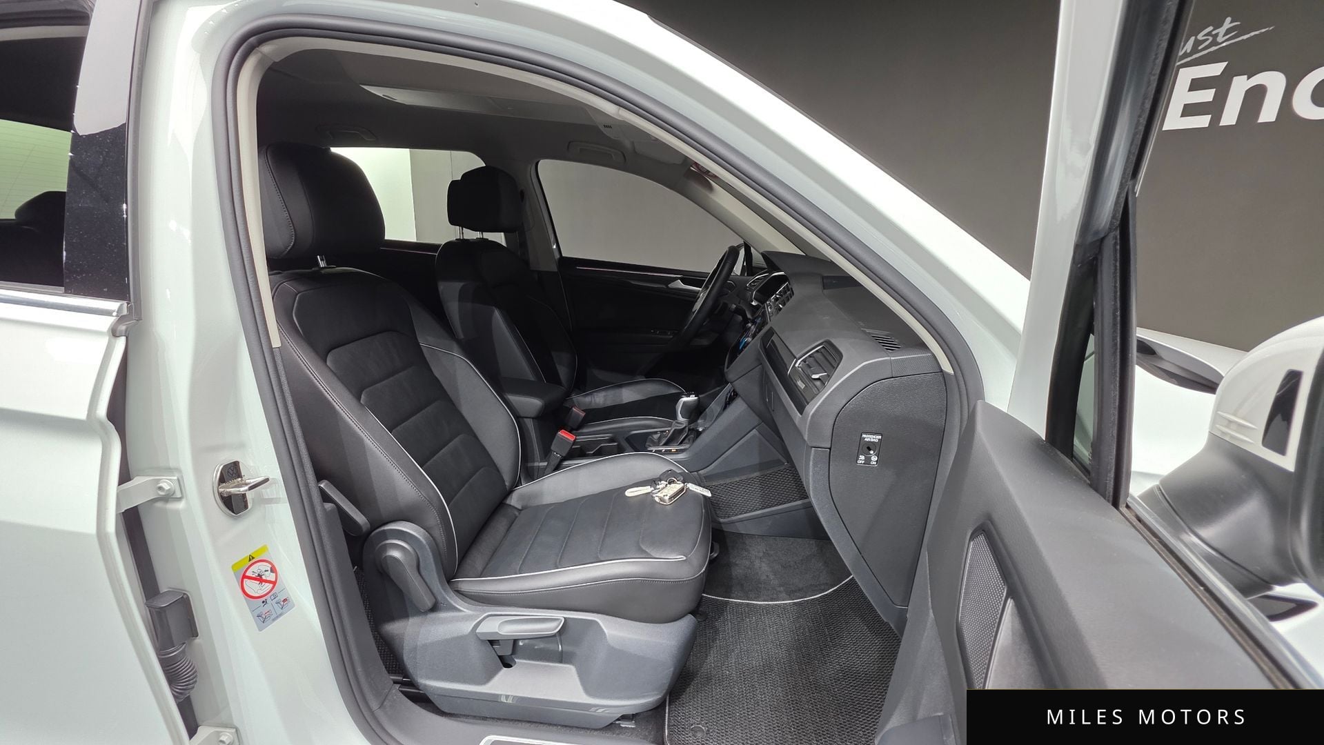 Volkswagen 티구안 2023 — миниатюра 10
