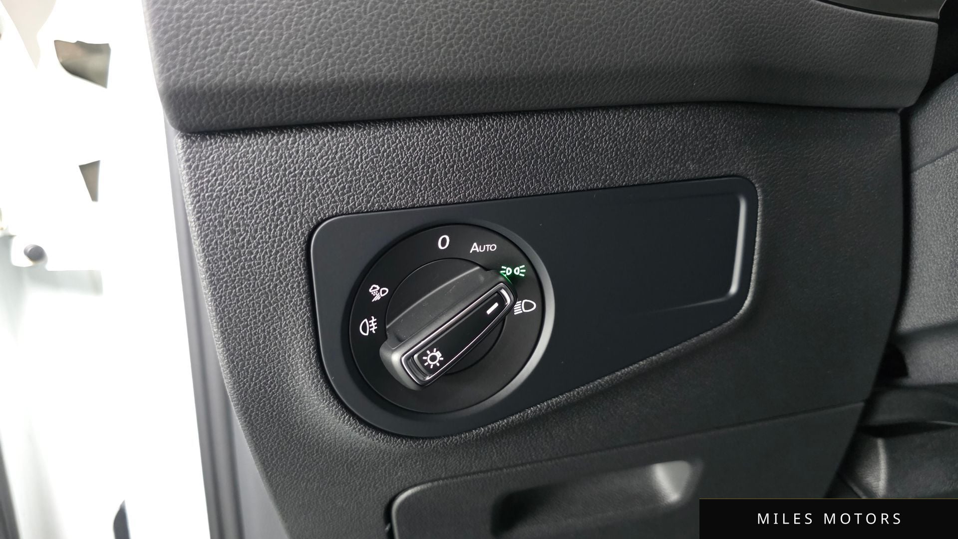 Volkswagen 티구안 2023 — миниатюра 13