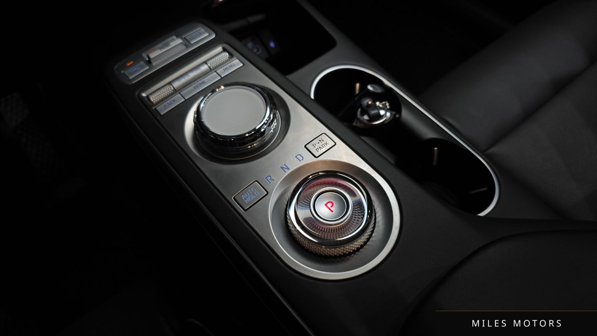 Genesis GV70 2022 — миниатюра 9