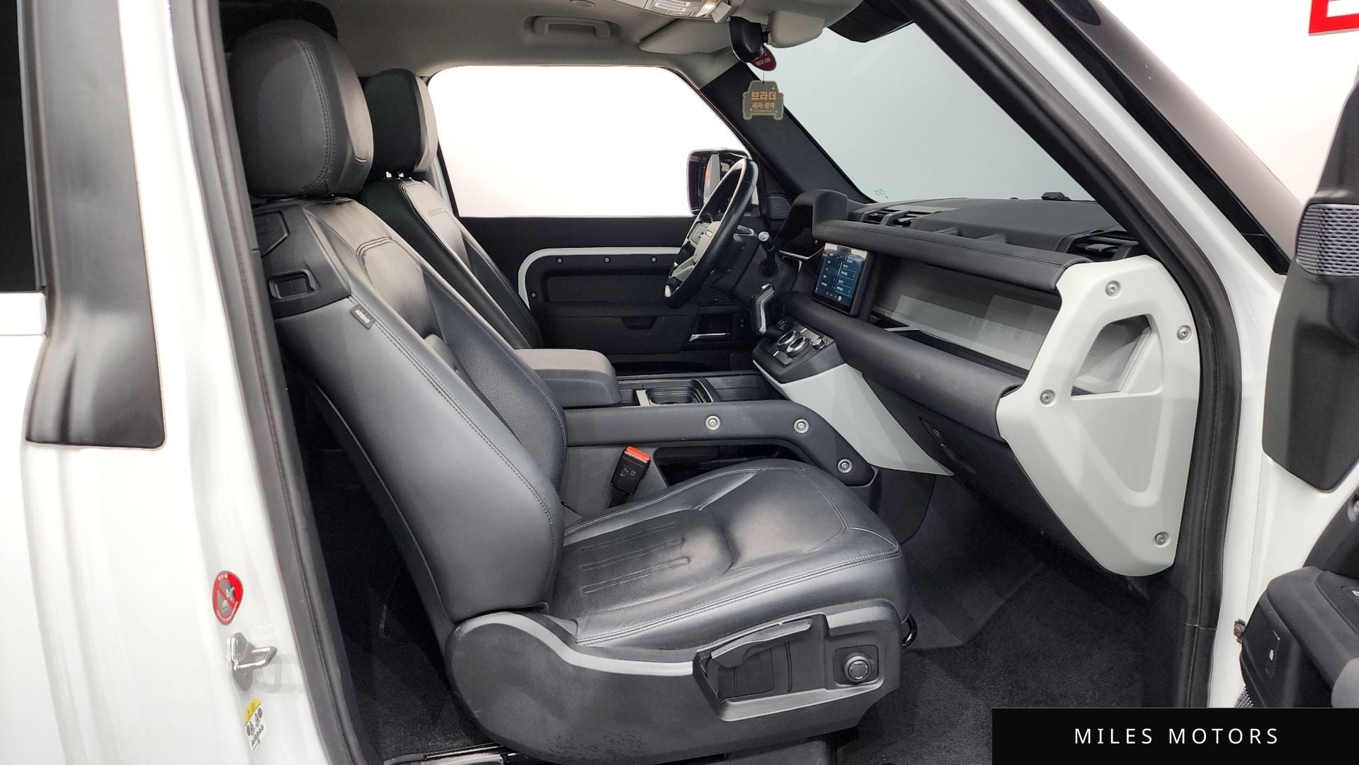 Land Rover 디펜더 (L663) 2022 — миниатюра 11