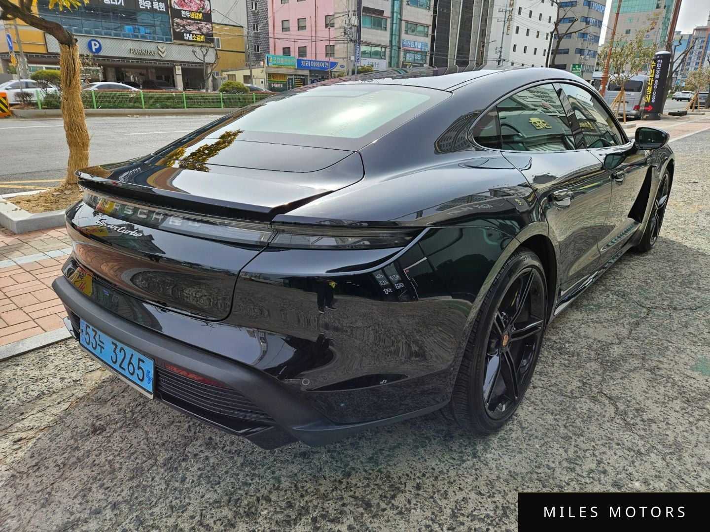 Porsche Taycan 2021 — миниатюра 2