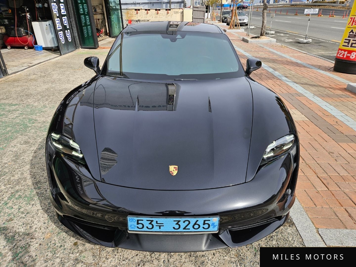 Porsche Taycan 2021 — миниатюра 3