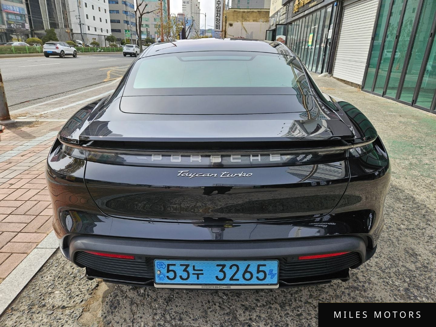 Porsche Taycan 2021 — миниатюра 4