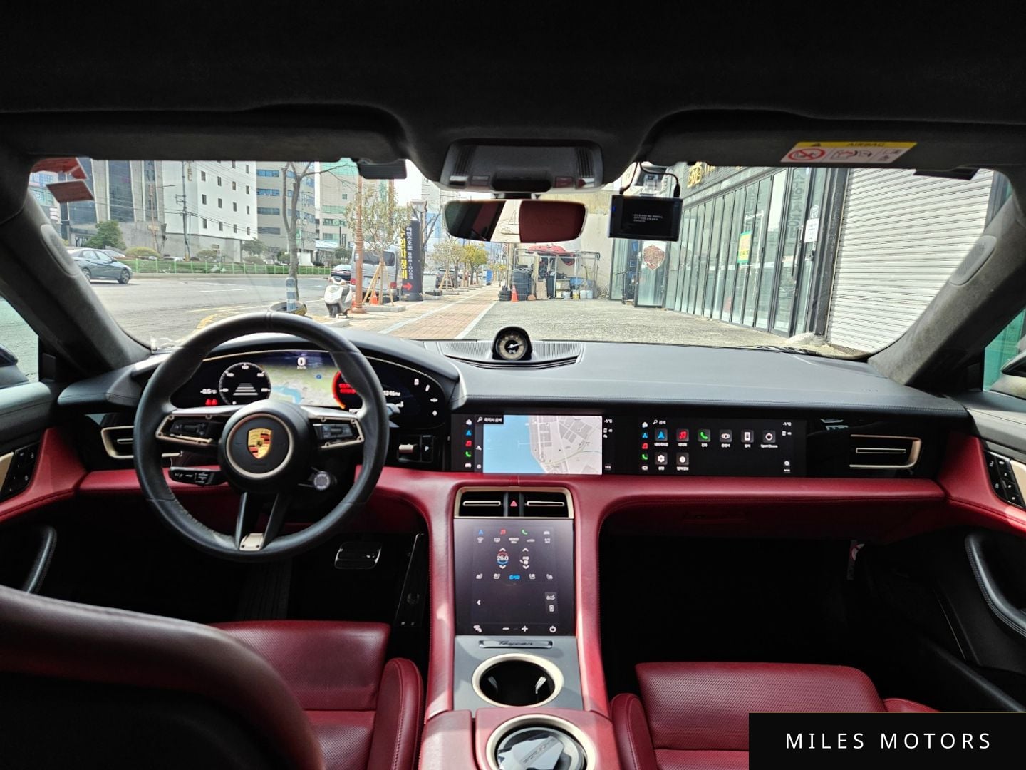 Porsche Taycan 2021 — миниатюра 8