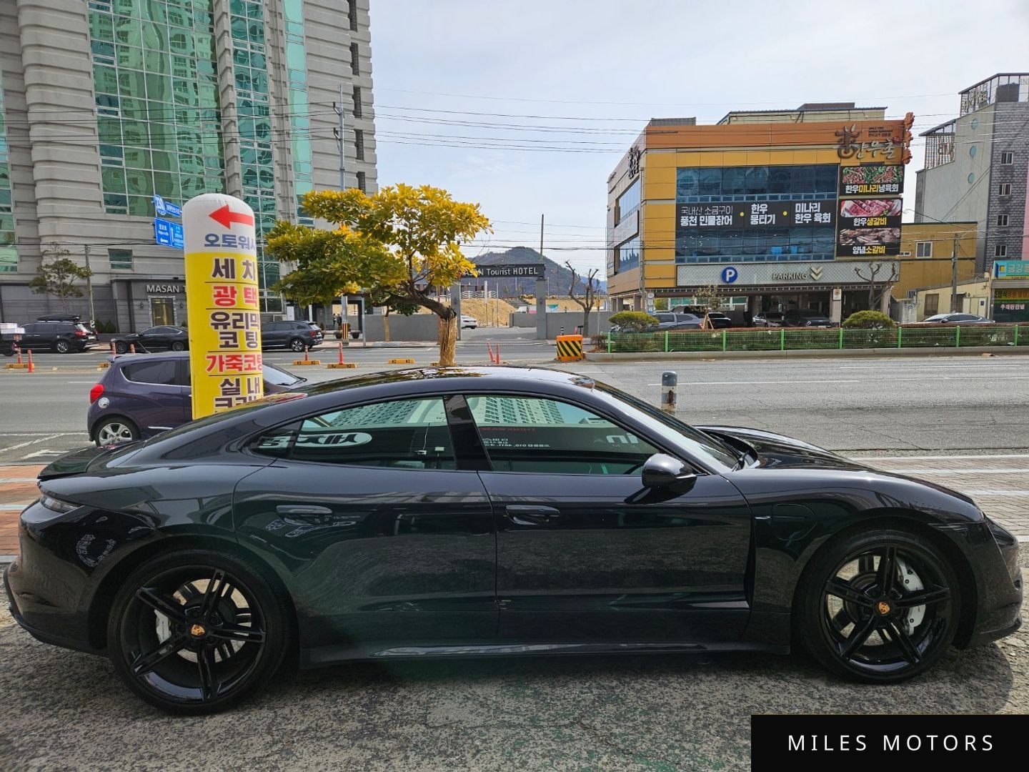 Porsche Taycan 2021 — миниатюра 20
