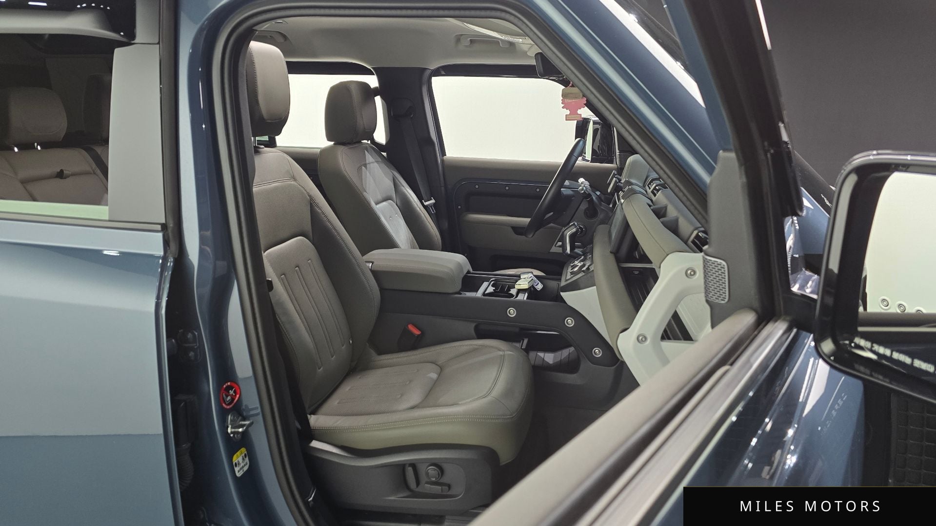 Land Rover Defender 2022 — миниатюра 12