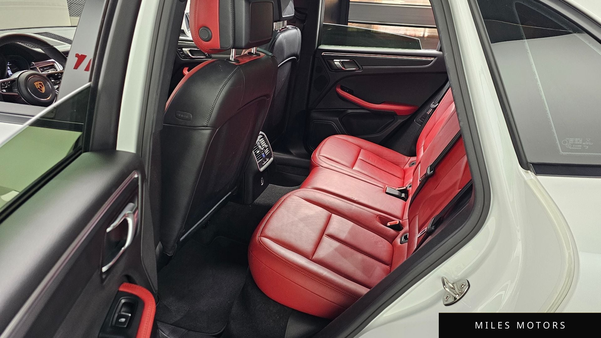 Porsche Macan 2017 — миниатюра 12