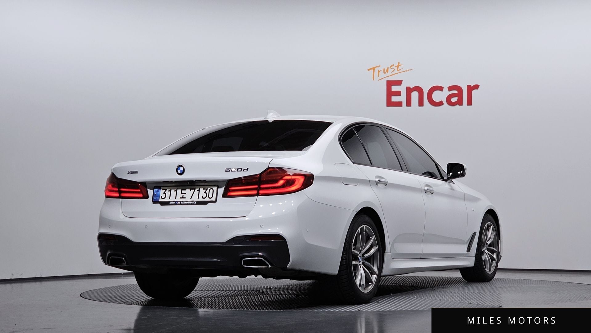BMW 5시리즈 (G30) 2017 — миниатюра 2