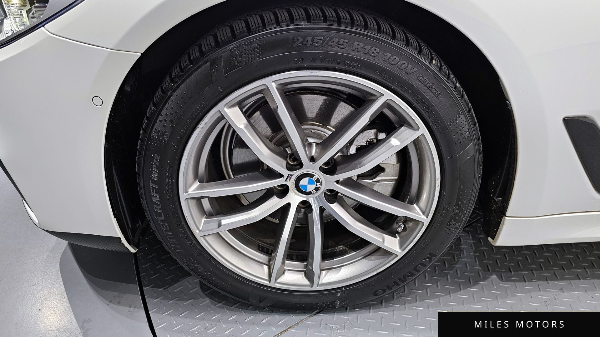 BMW 5시리즈 (G30) 2017 — миниатюра 5