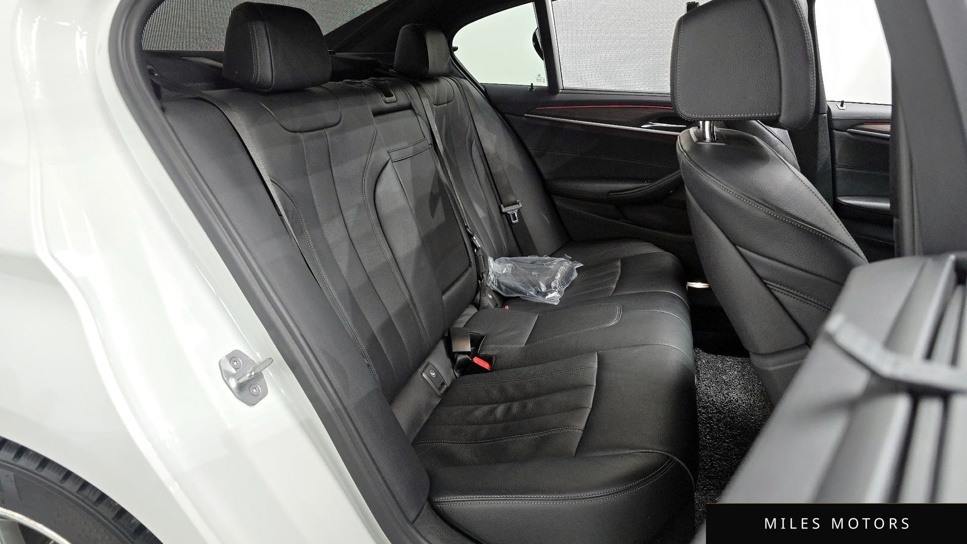 BMW 5시리즈 (G30) 2017 — миниатюра 12