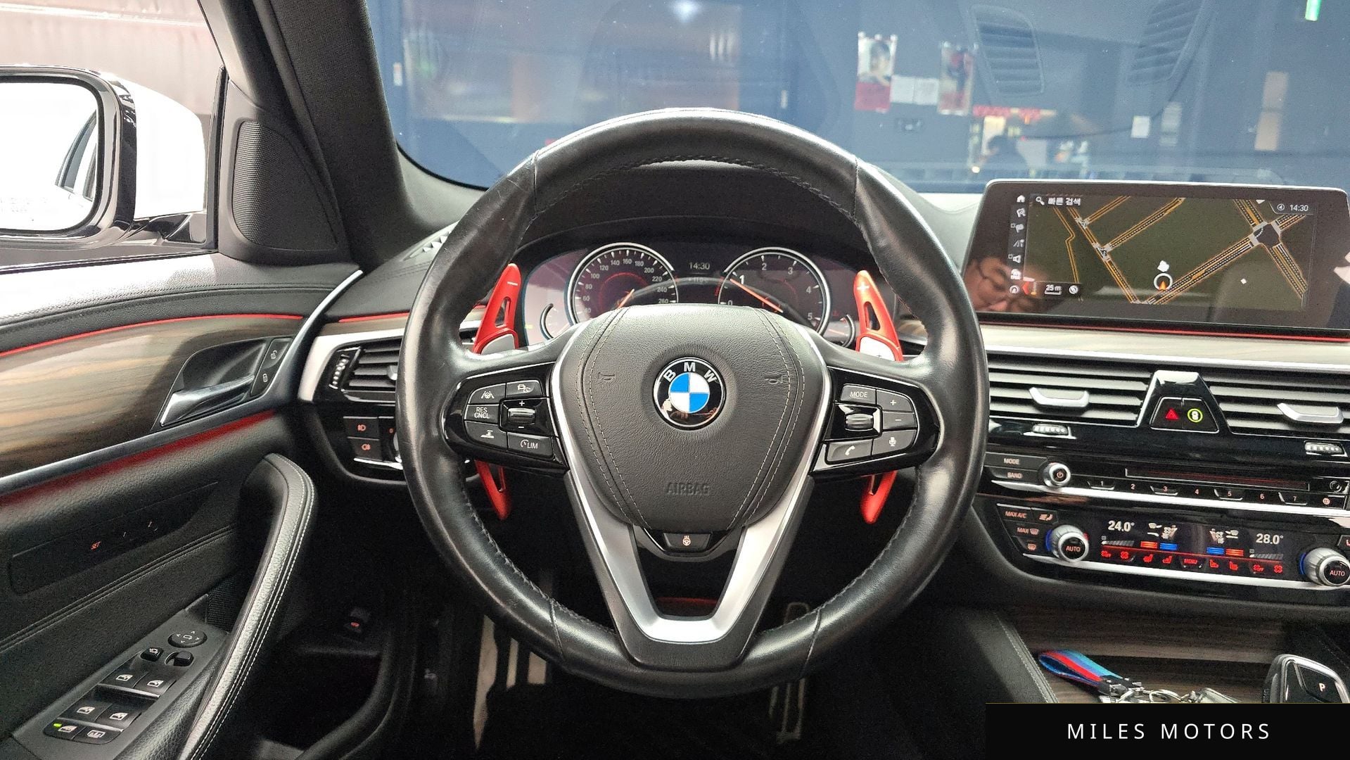 BMW 5시리즈 (G30) 2017 — миниатюра 13