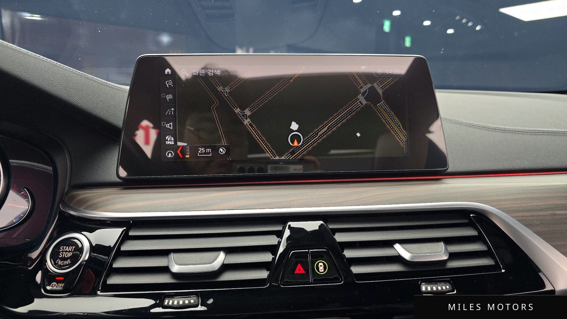 BMW 5시리즈 (G30) 2017 — миниатюра 16