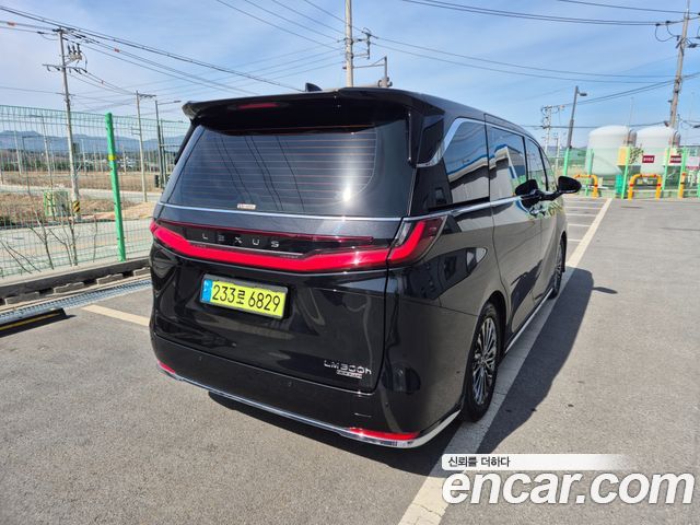 Лексус LM 2025 — миниатюра 3
