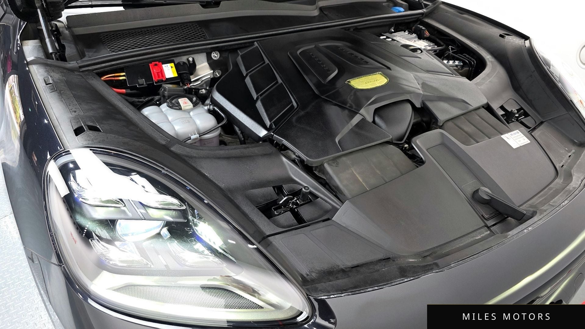 Porsche Cayenne 2021 — миниатюра 6