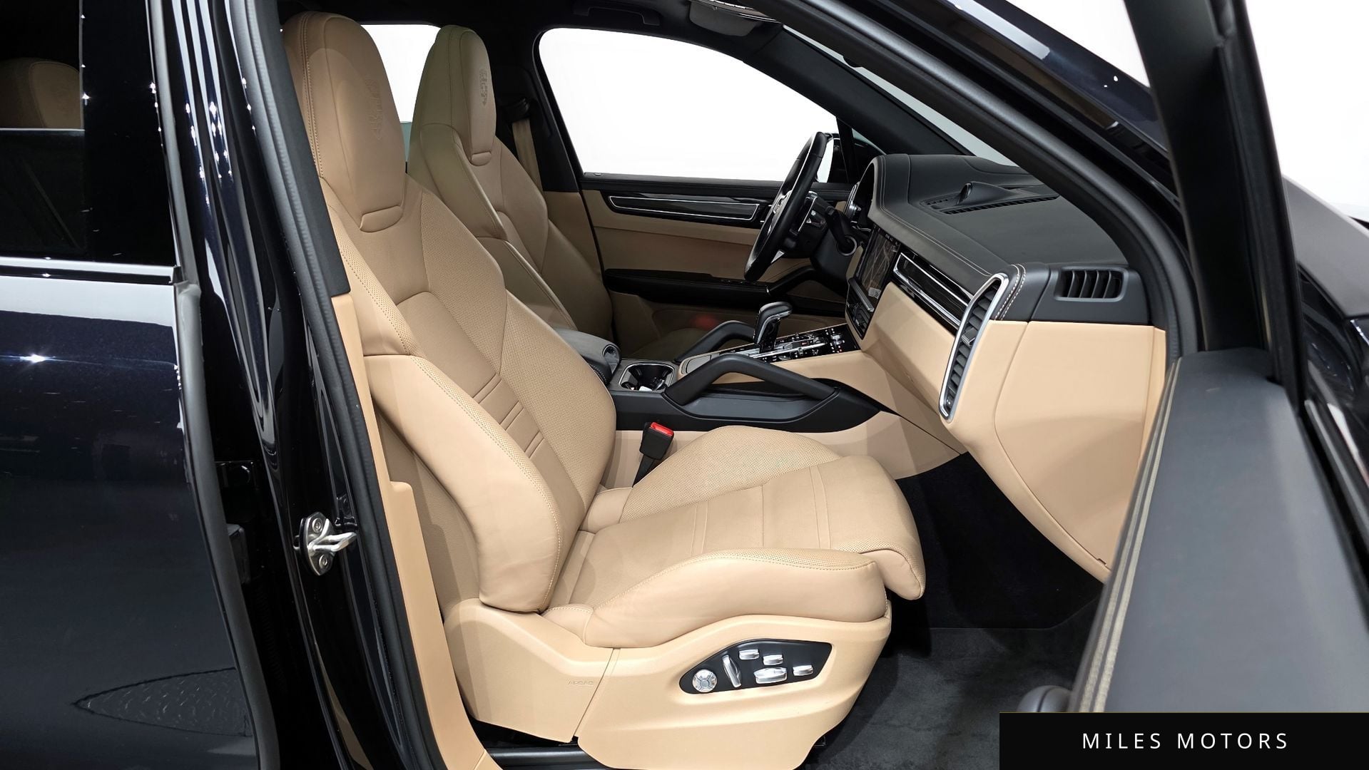 Porsche Cayenne 2021 — миниатюра 11