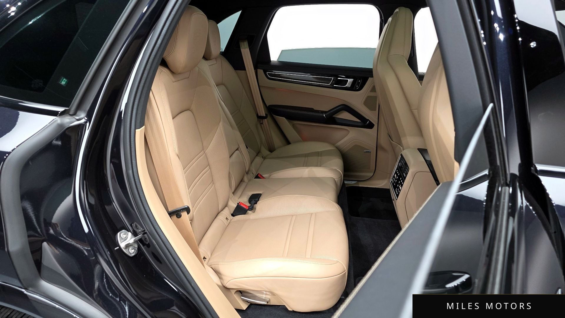 Porsche Cayenne 2021 — миниатюра 12
