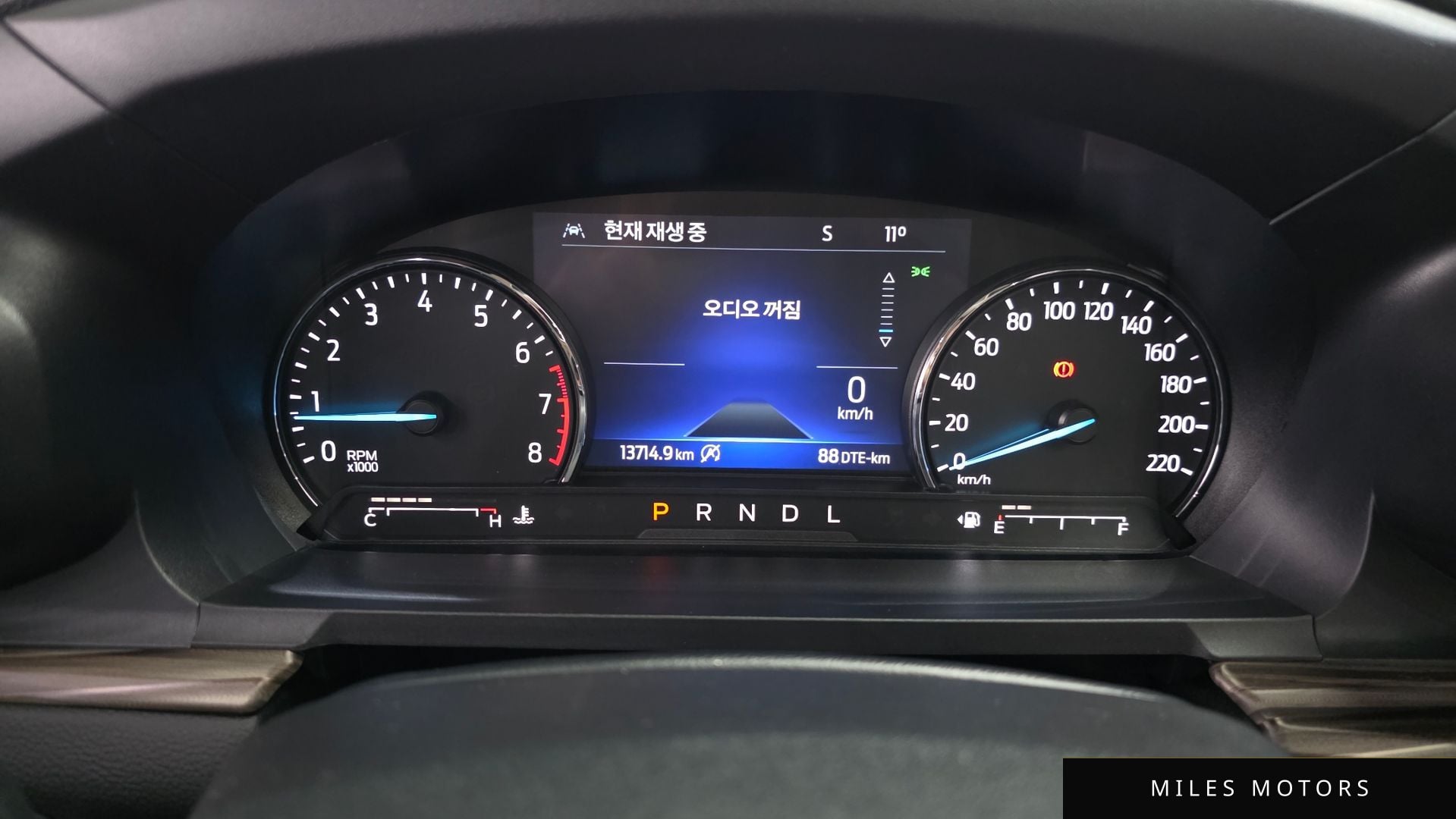 Ford Explorer 2023 — миниатюра 8