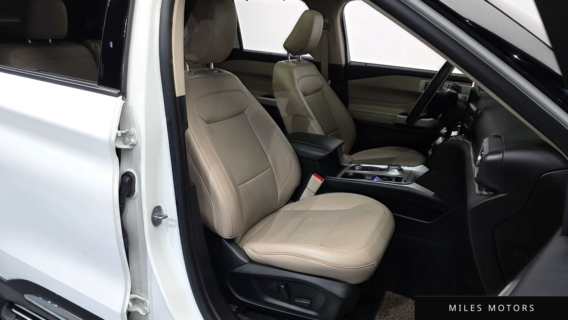 Ford Explorer 2023 — миниатюра 10