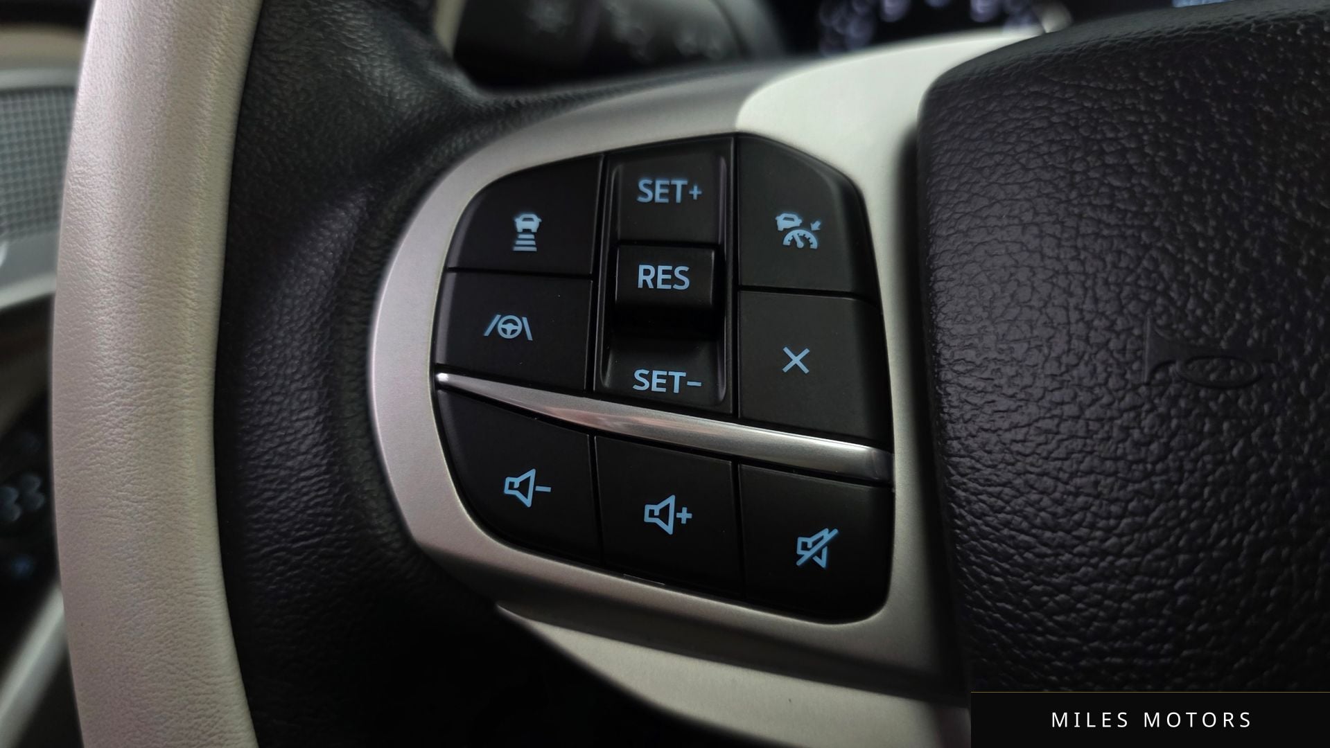 Ford Explorer 2023 — миниатюра 18
