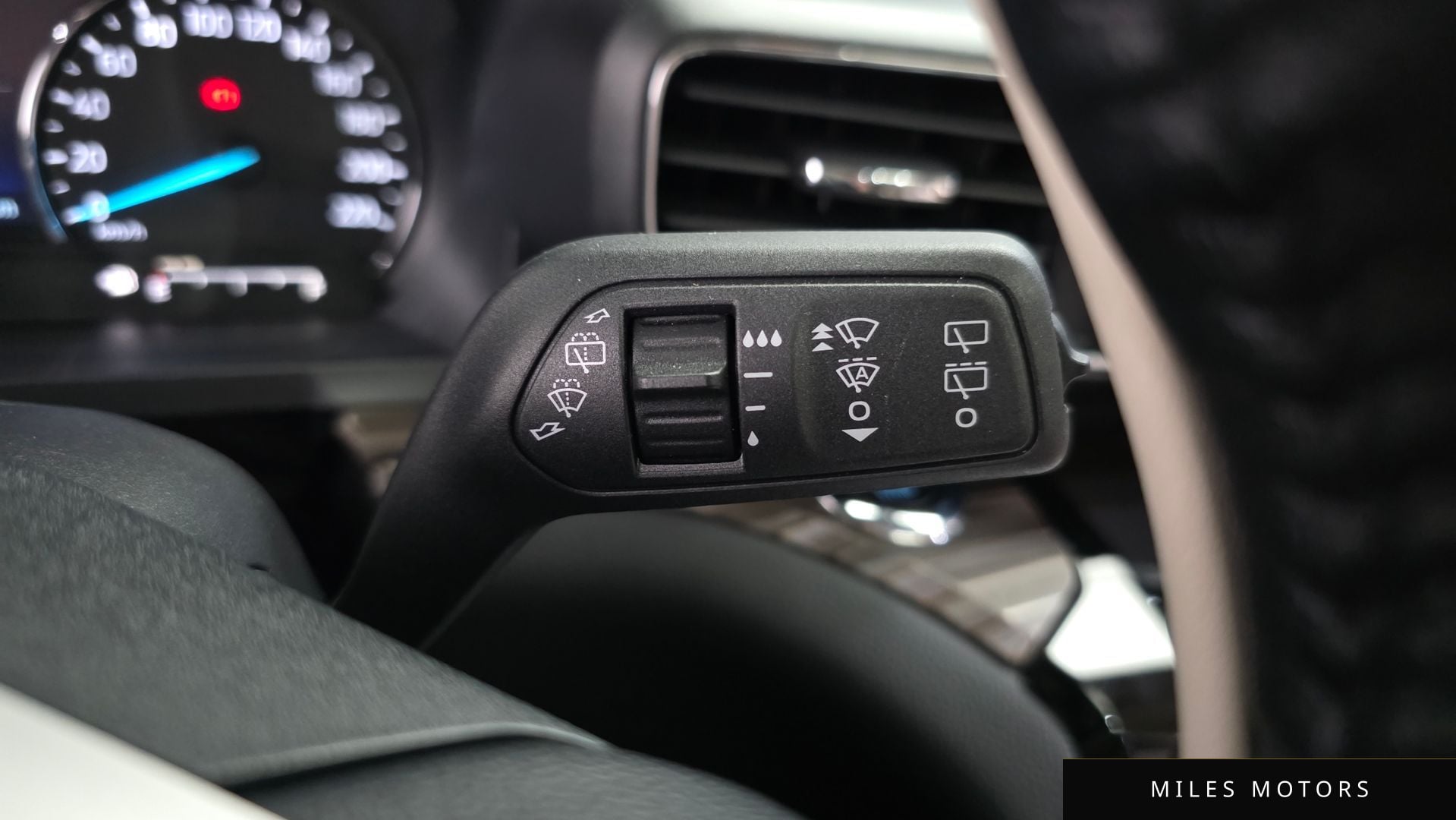 Ford Explorer 2023 — миниатюра 19