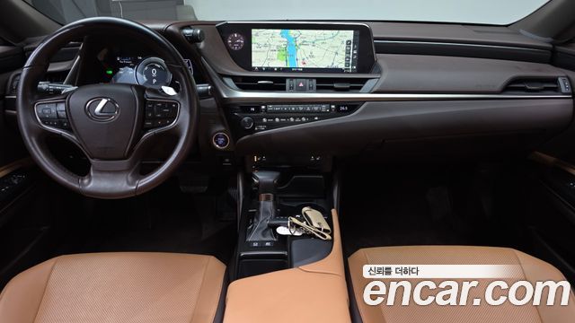 Лексус ES300h 2019 — миниатюра 6