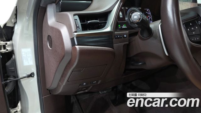 Лексус ES300h 2019 — миниатюра 13