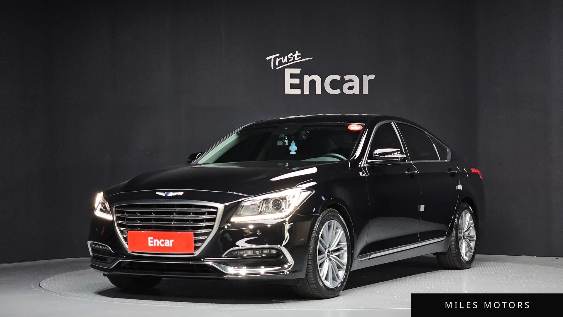 Genesis G80 2017 — фото 1 из 12