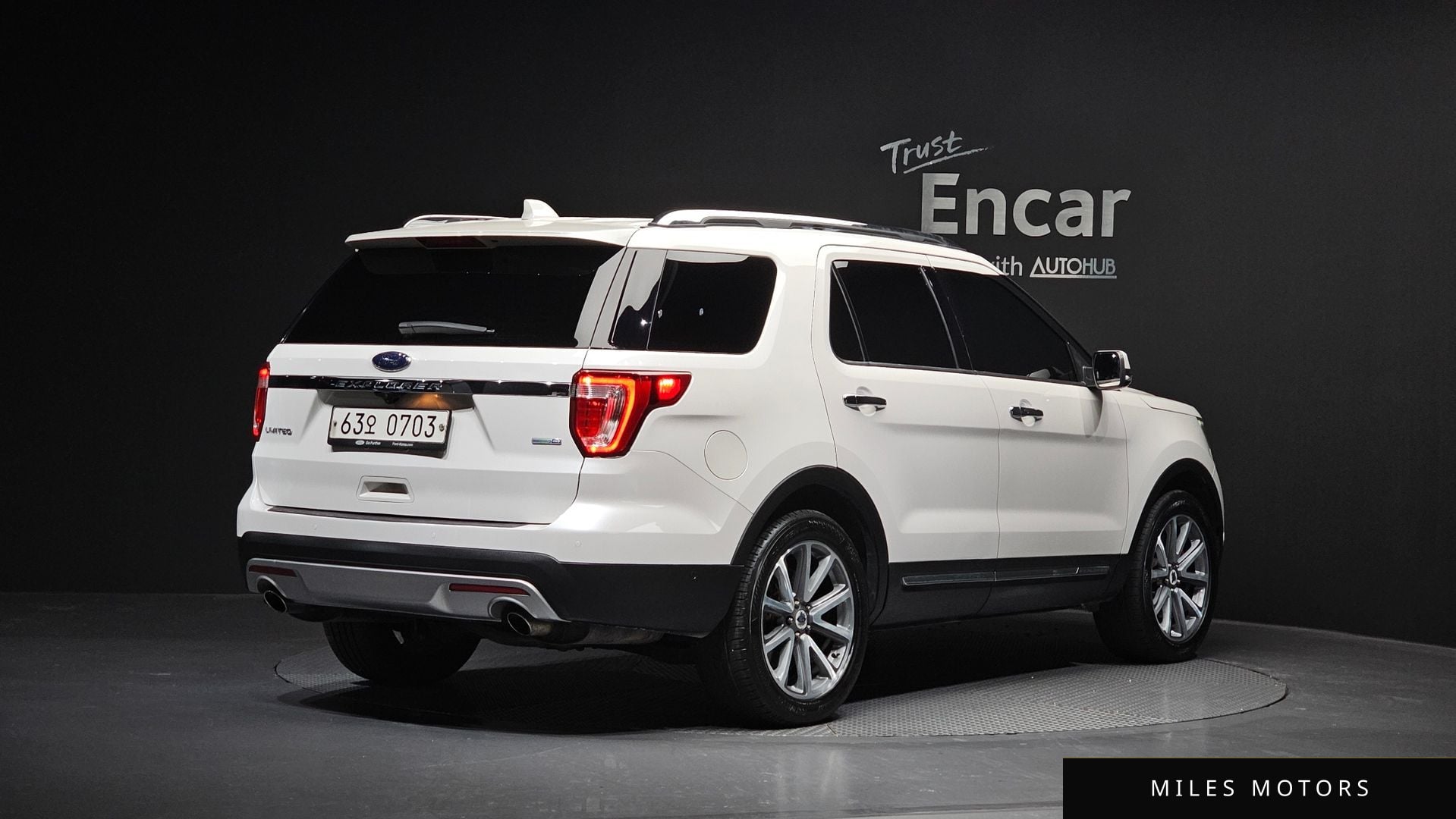 Ford Explorer 2016 — миниатюра 2