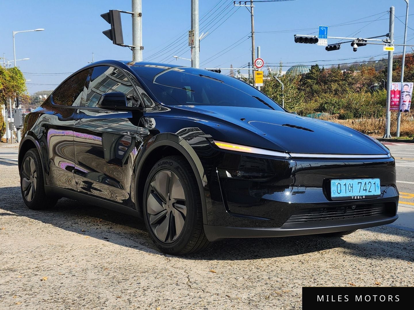 Tesla Model Y 2025 — миниатюра 2