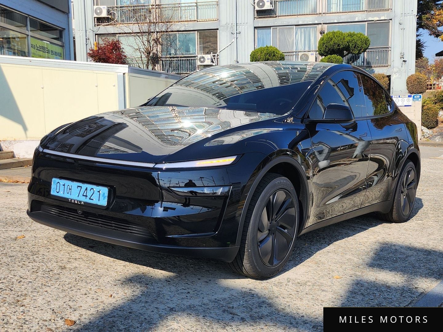 Tesla Model Y 2025 — миниатюра 3