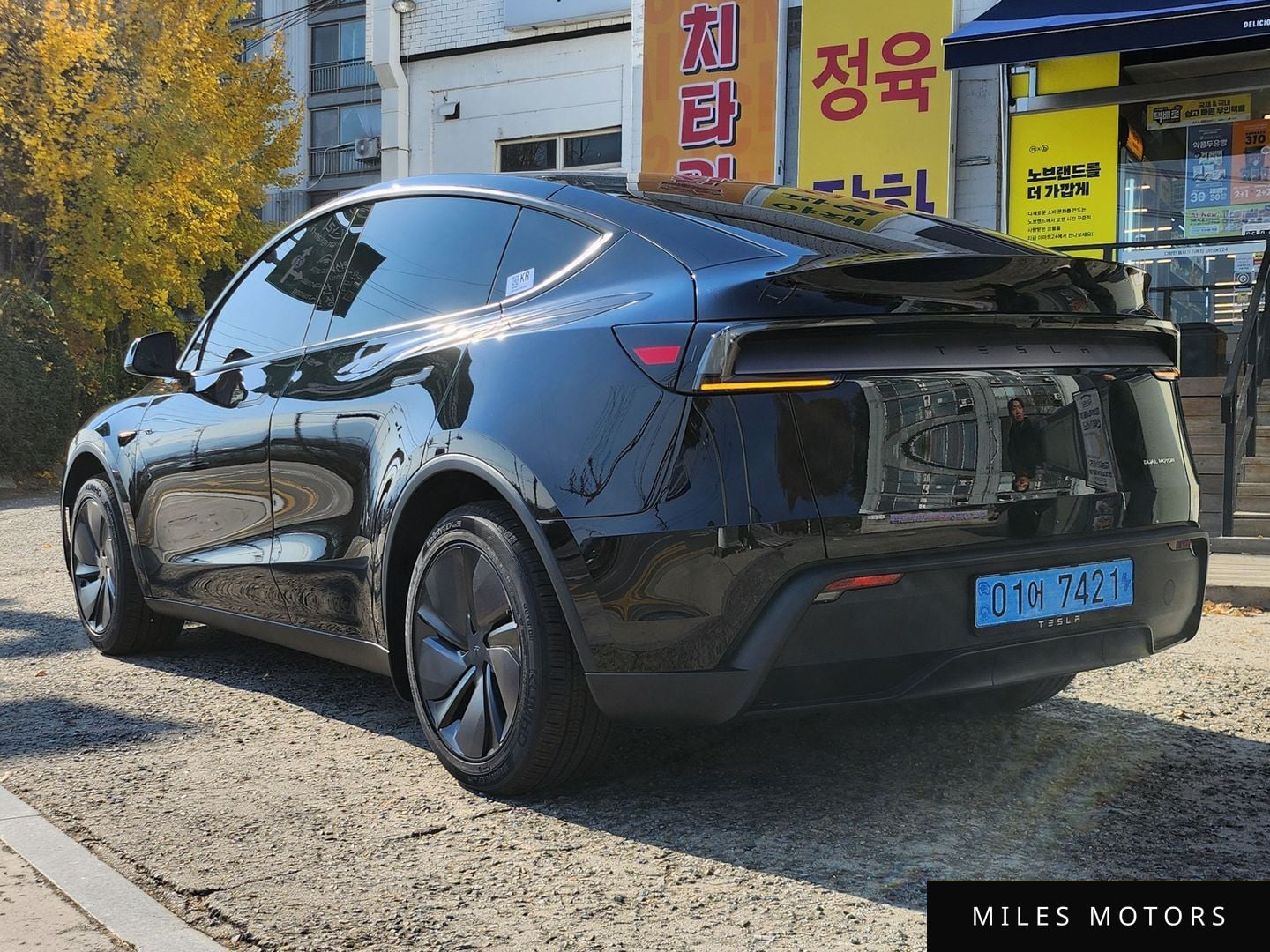 Tesla Model Y 2025 — миниатюра 5