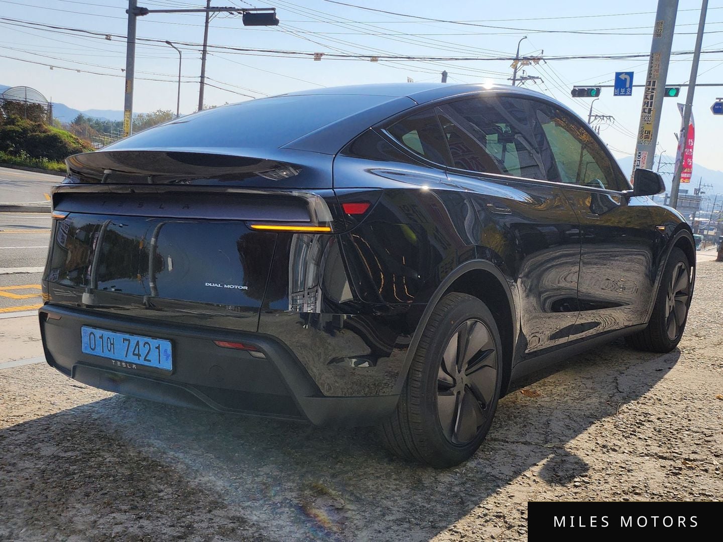 Tesla Model Y 2025 — миниатюра 6