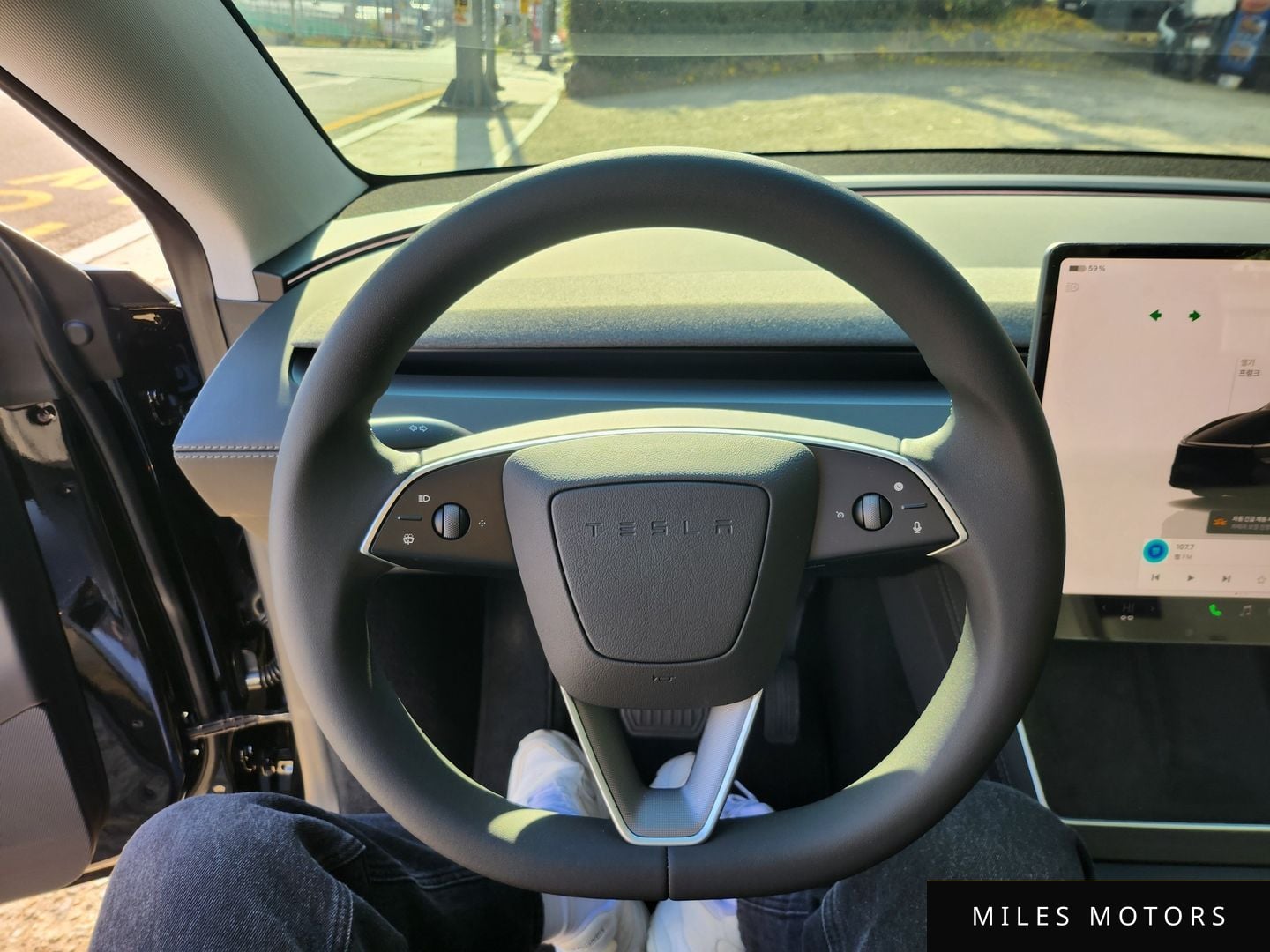 Tesla Model Y 2025 — миниатюра 9