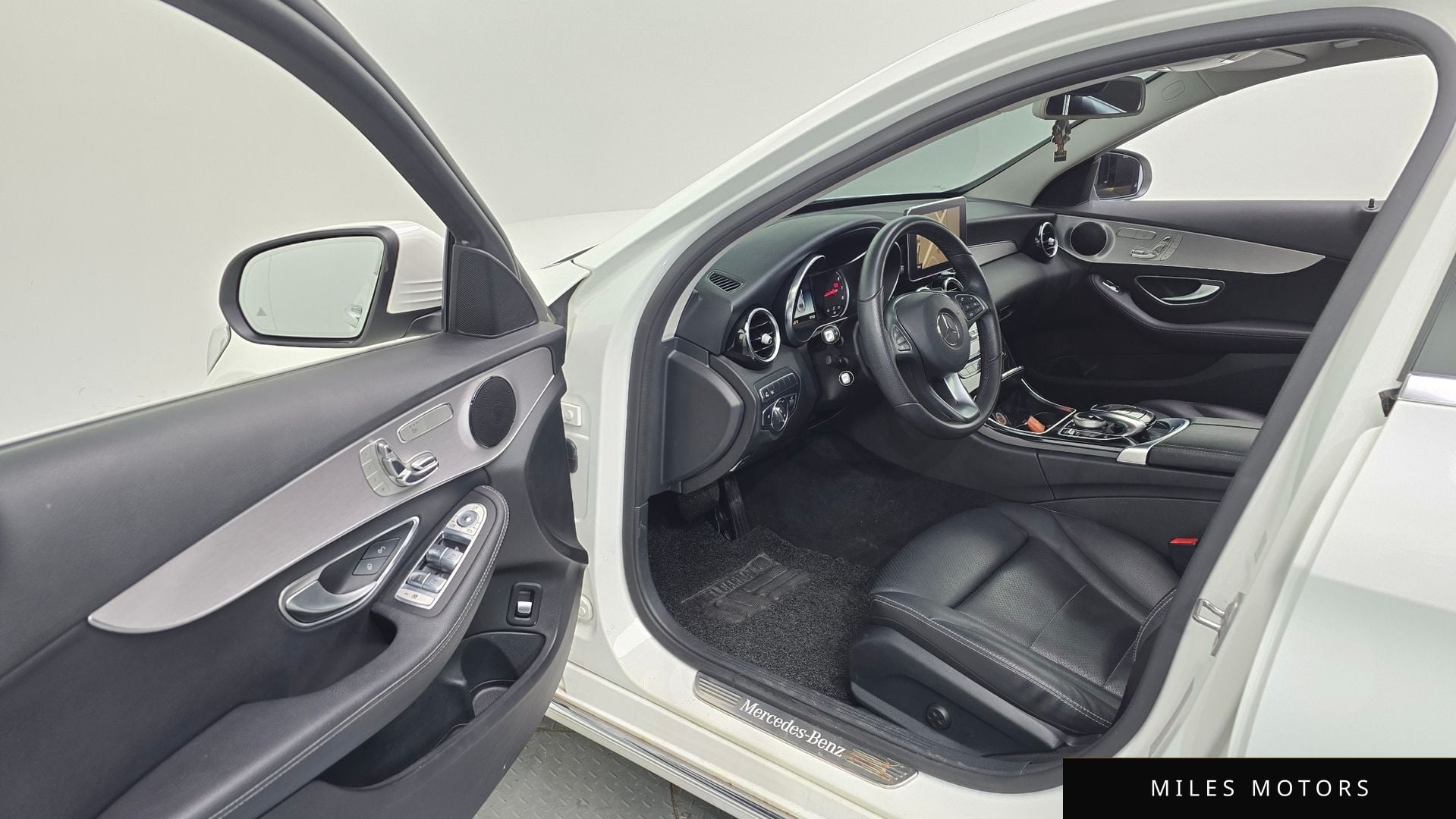 Mercedes-Benz C-Class W205 2018 — миниатюра 10