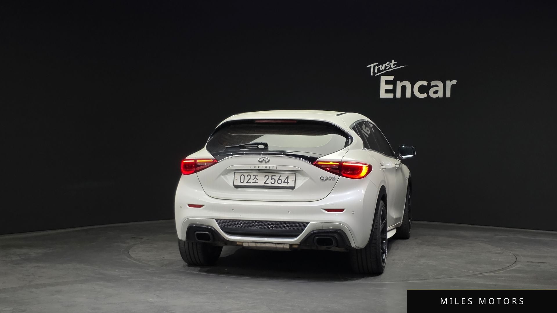 Infiniti Q30 2017 — миниатюра 4