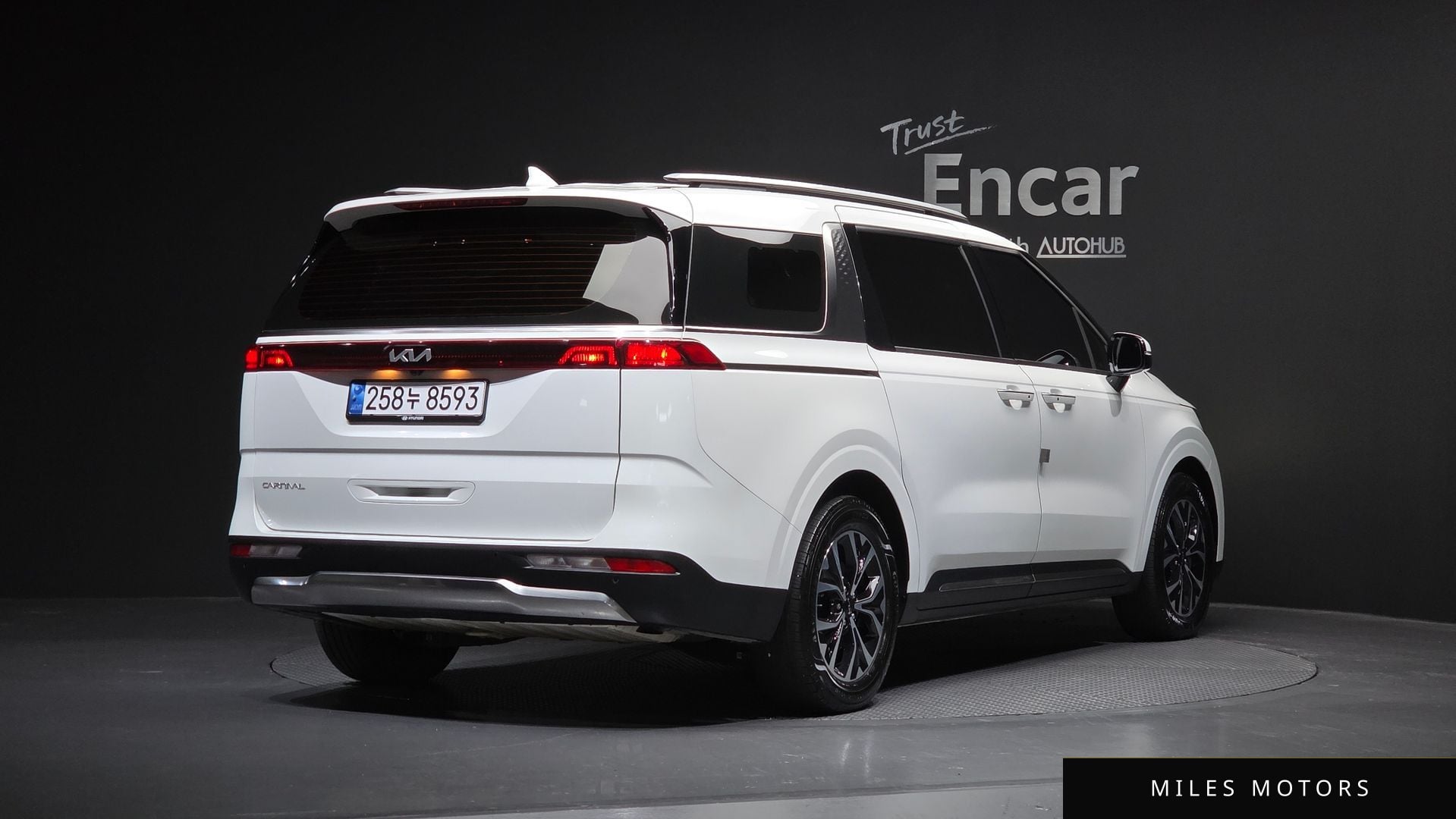 Kia Carnival 2023 — миниатюра 2