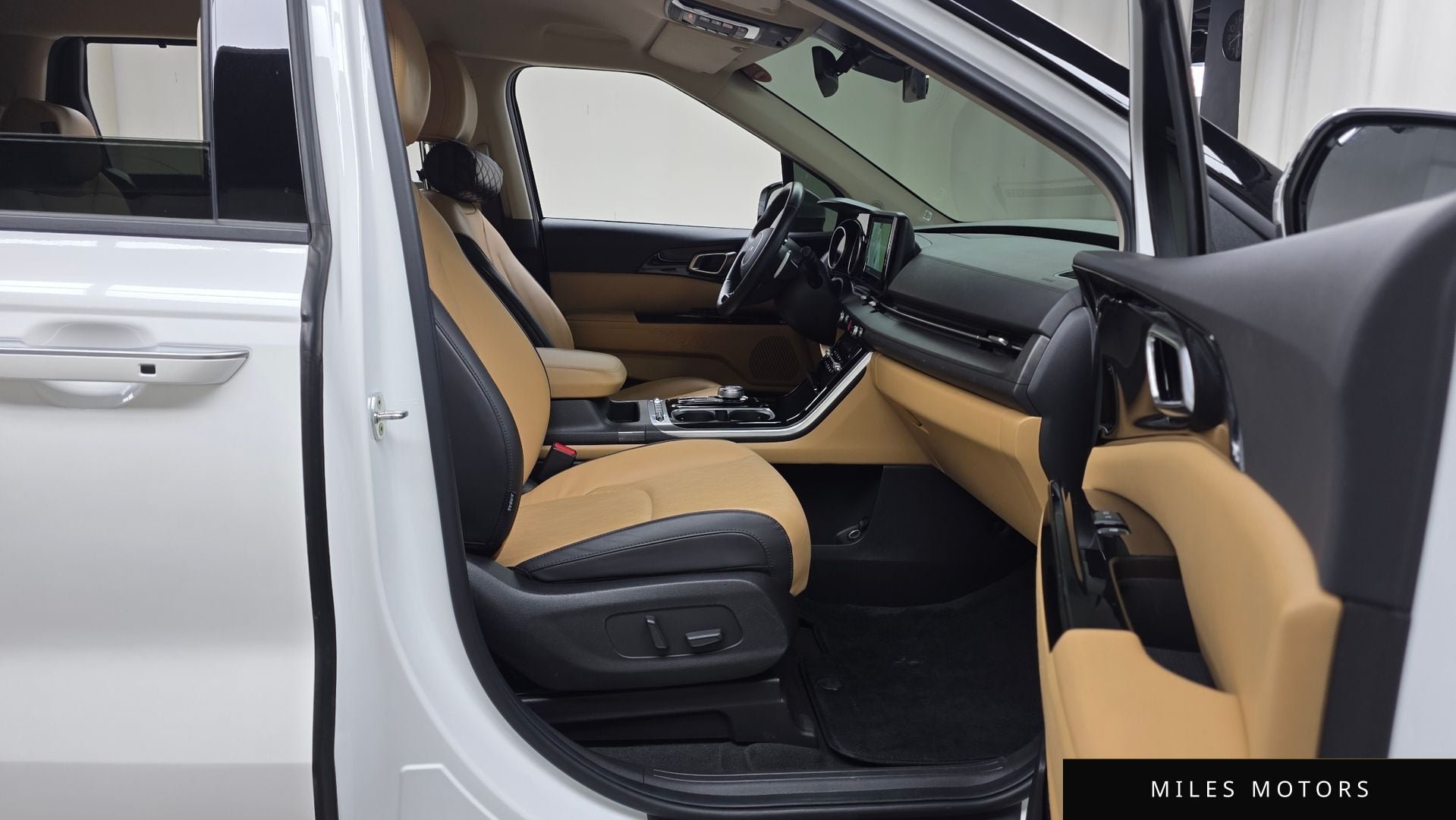 Kia Carnival 2023 — миниатюра 11
