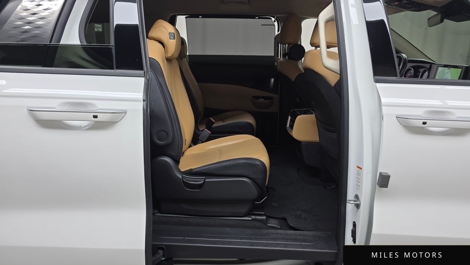 Kia Carnival 2023 — миниатюра 12