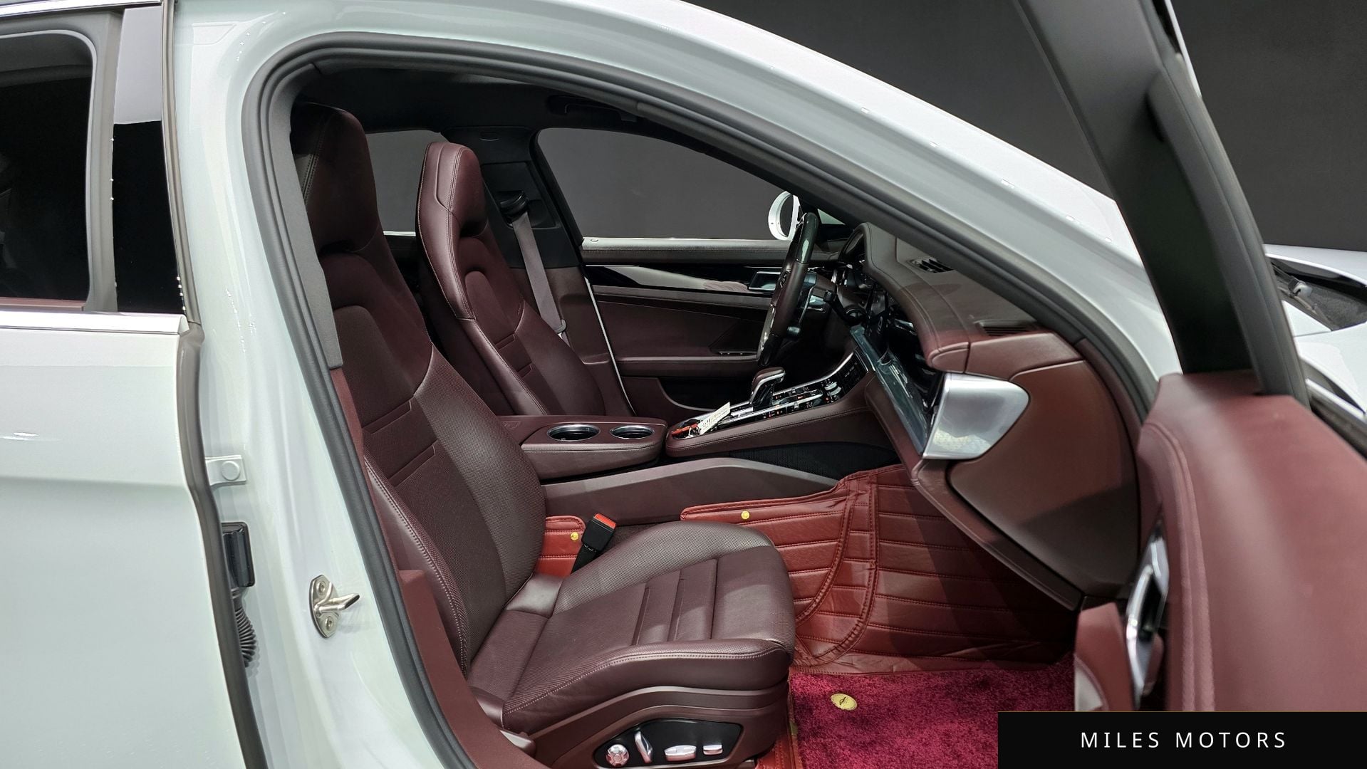 Porsche Panamera 2020 — миниатюра 10