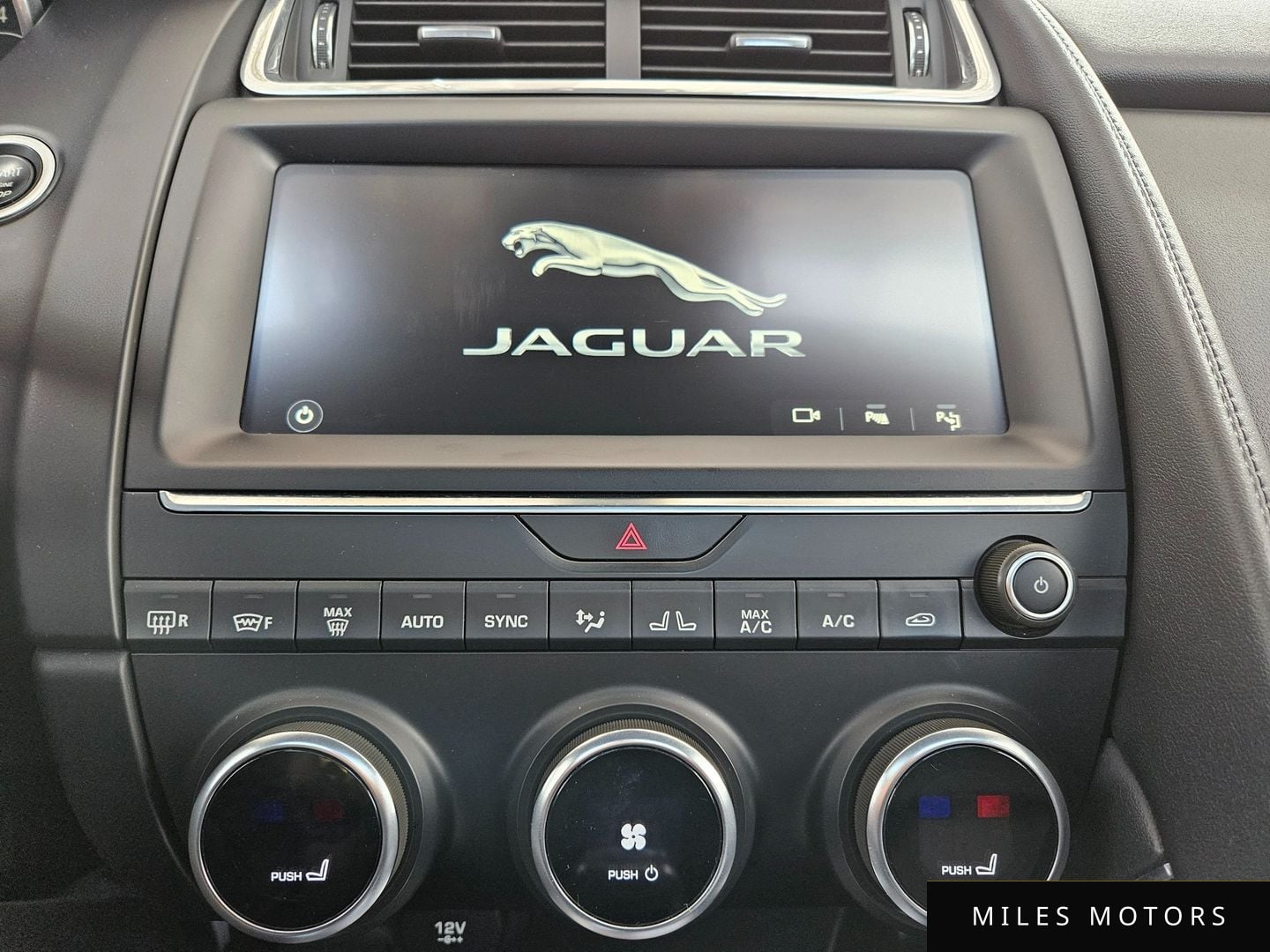 Jaguar E-PACE 2018 — миниатюра 7