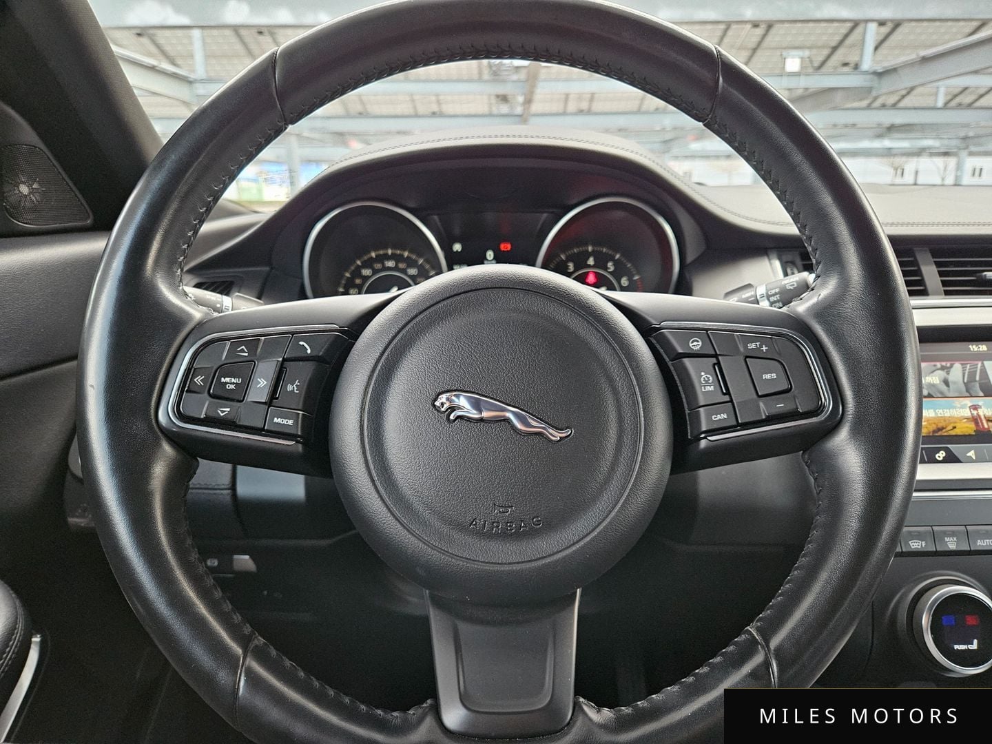 Jaguar E-PACE 2018 — миниатюра 12