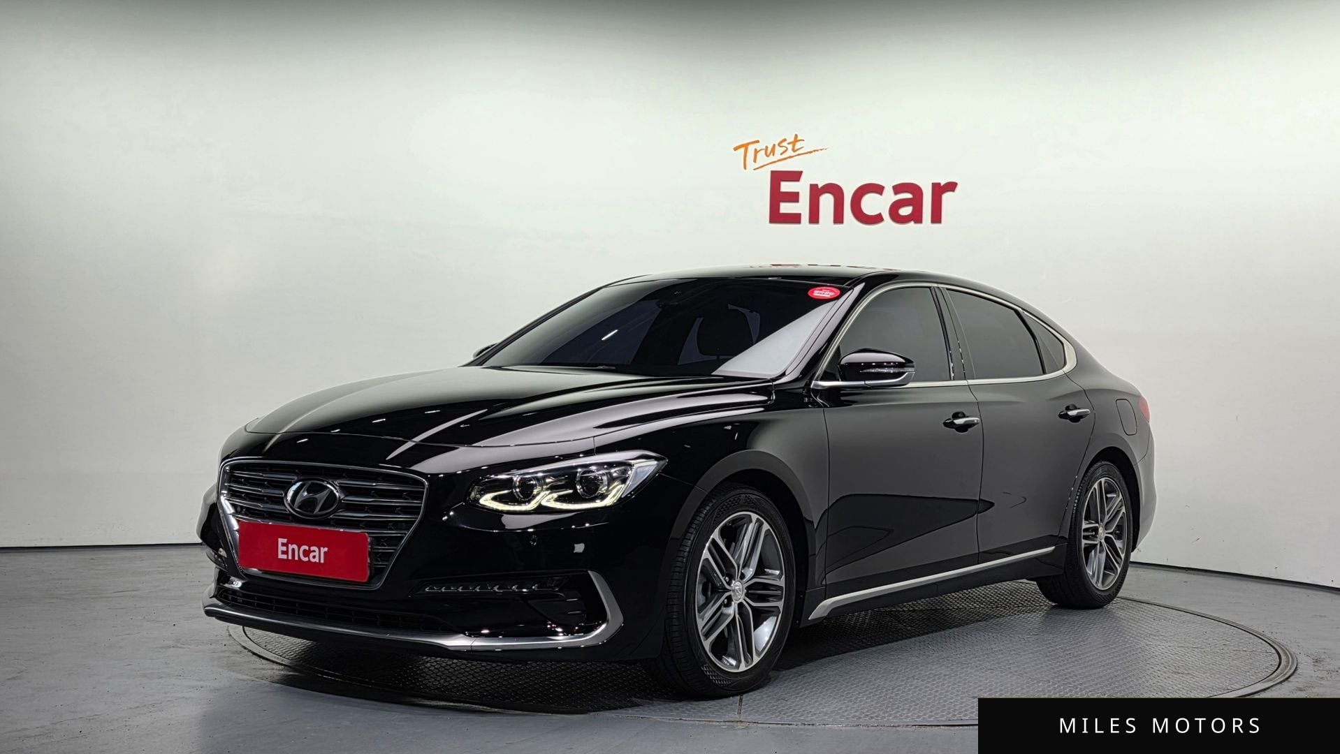 Hyundai Grandeur 2017 — фото 1 из 12