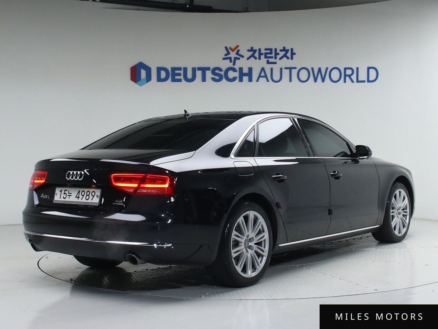 Audi A8 2011 — миниатюра 2