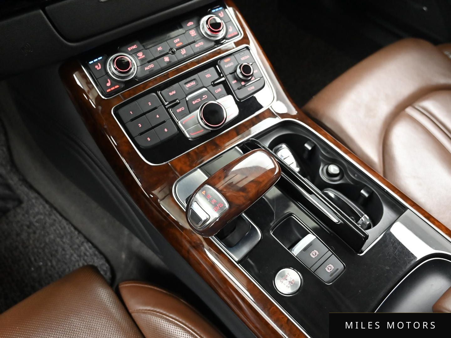Audi A8 2011 — миниатюра 9